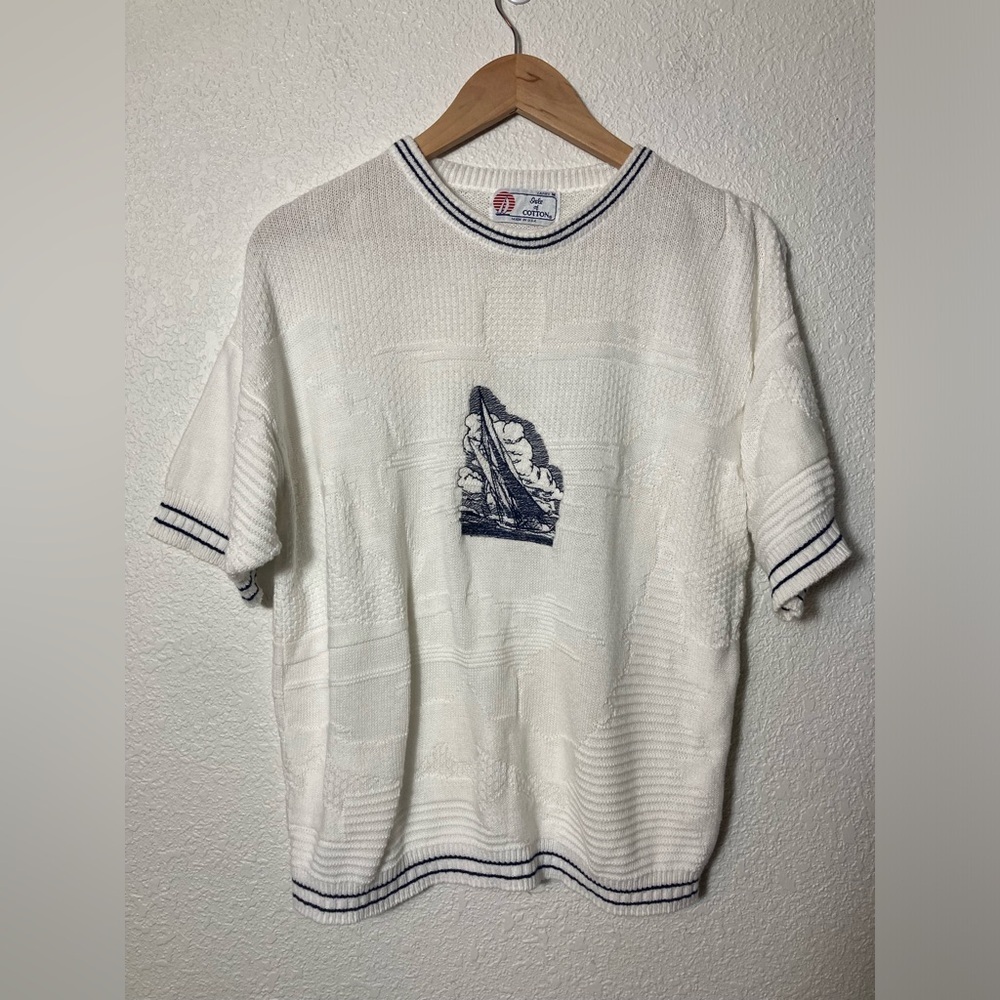 Isle of Cotton Ladies Medium white crewneck sweater navy blue trim ship boat USA